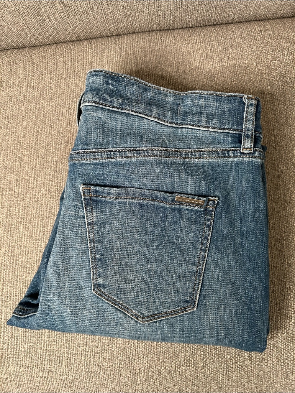 WHBM Light Blue Women’s Jeans - Classic Denim- Midrise